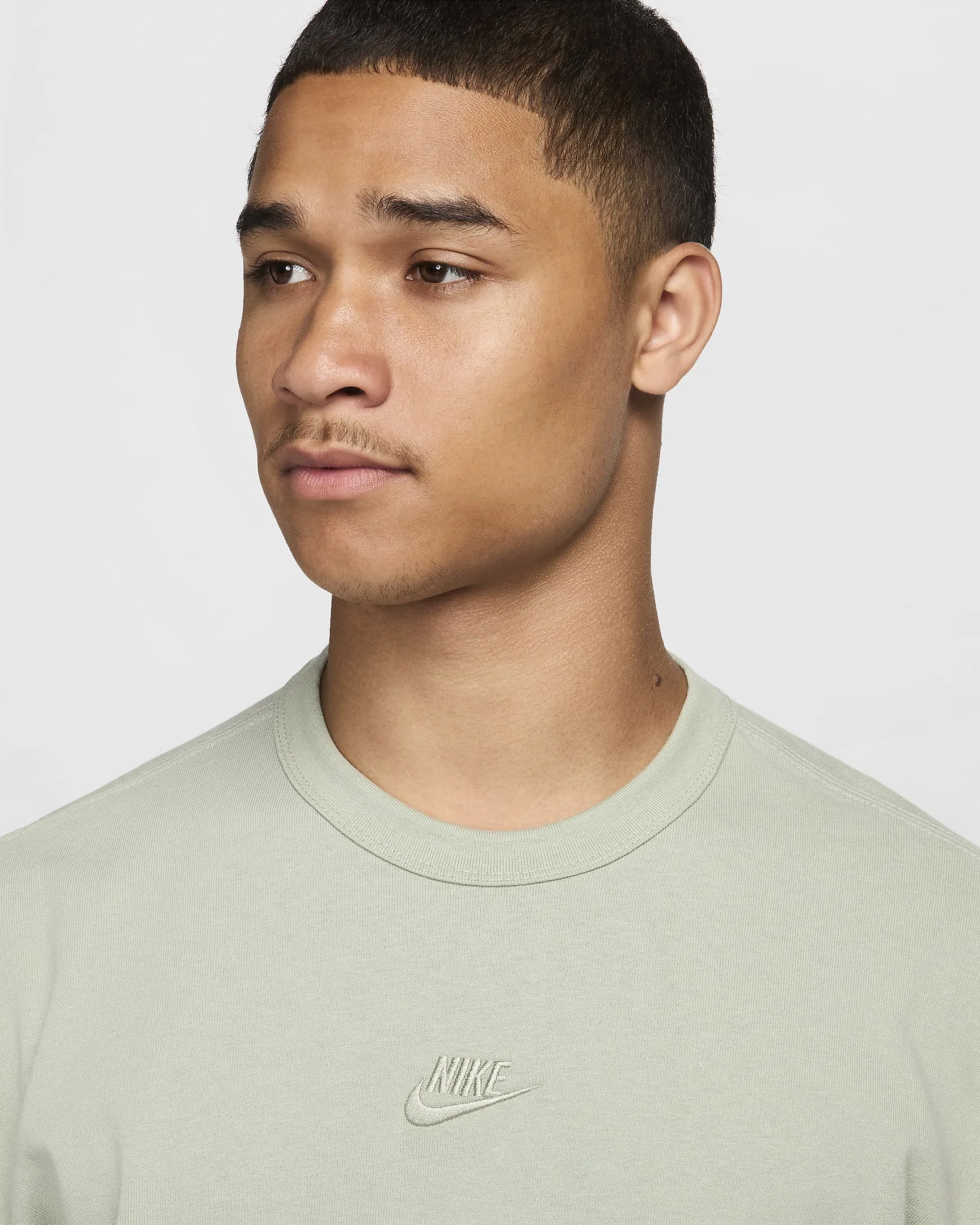 M NSW PREM ESSNTL SUST LS TEE