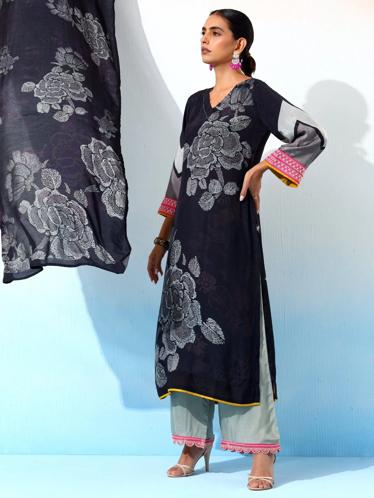 Sukoon Muslin Black & Grey Printed Kurta Set